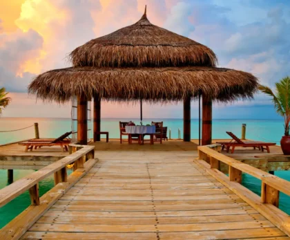 Dressing for Tropical Travel: Sunscreen, Sunglasses & a Whole Lot of Freedom (From a Snow-Lover!)